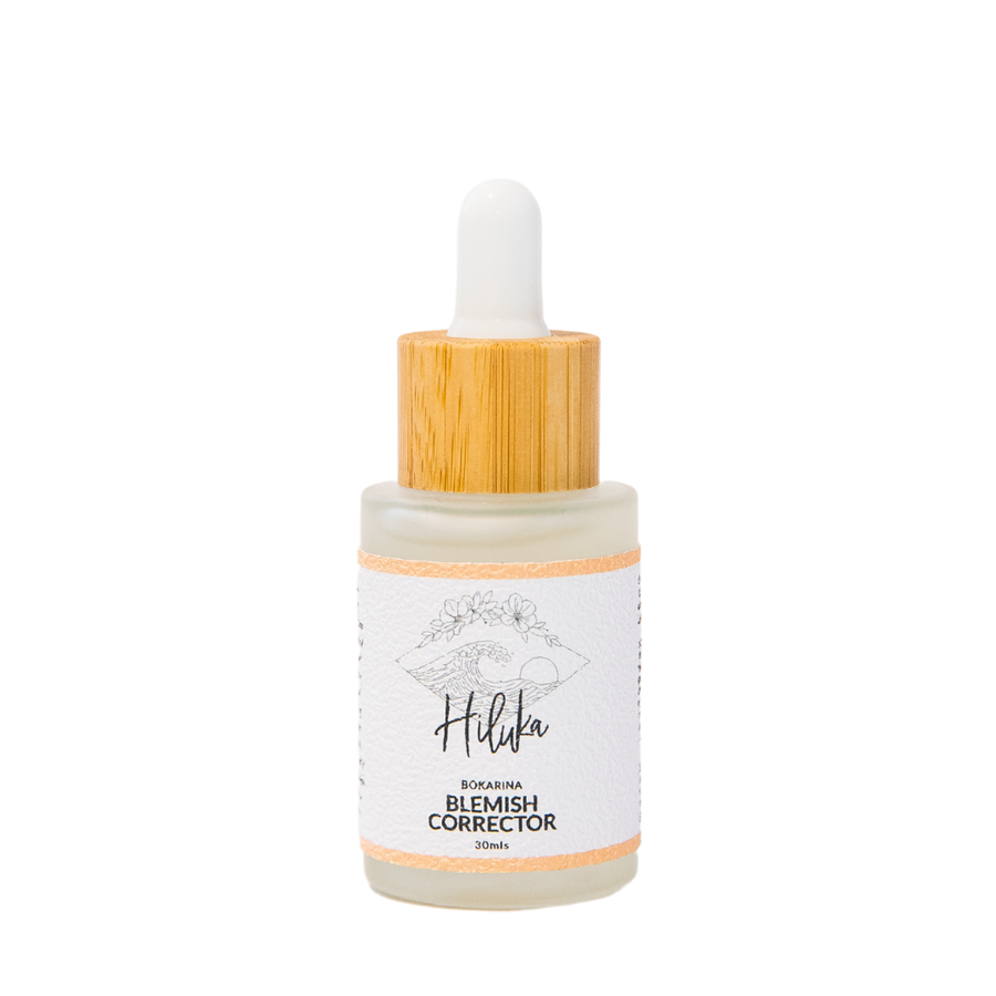 Hiluka Bokarina Blemish Corrector - This potent gel made from natural blemish-fighting ingredients is essential for those with problematic skin. Enriched with Australian Tea Tree and Lemon Myrtle to kill surface bacteria, with Pineapple and White Willow Bark dissolving dead skin, preventing future breakouts. Bokarina Blemish Corrector is a natural alternative to harsh chemical-based blemish treatments and will maintain your skin's natural balance.