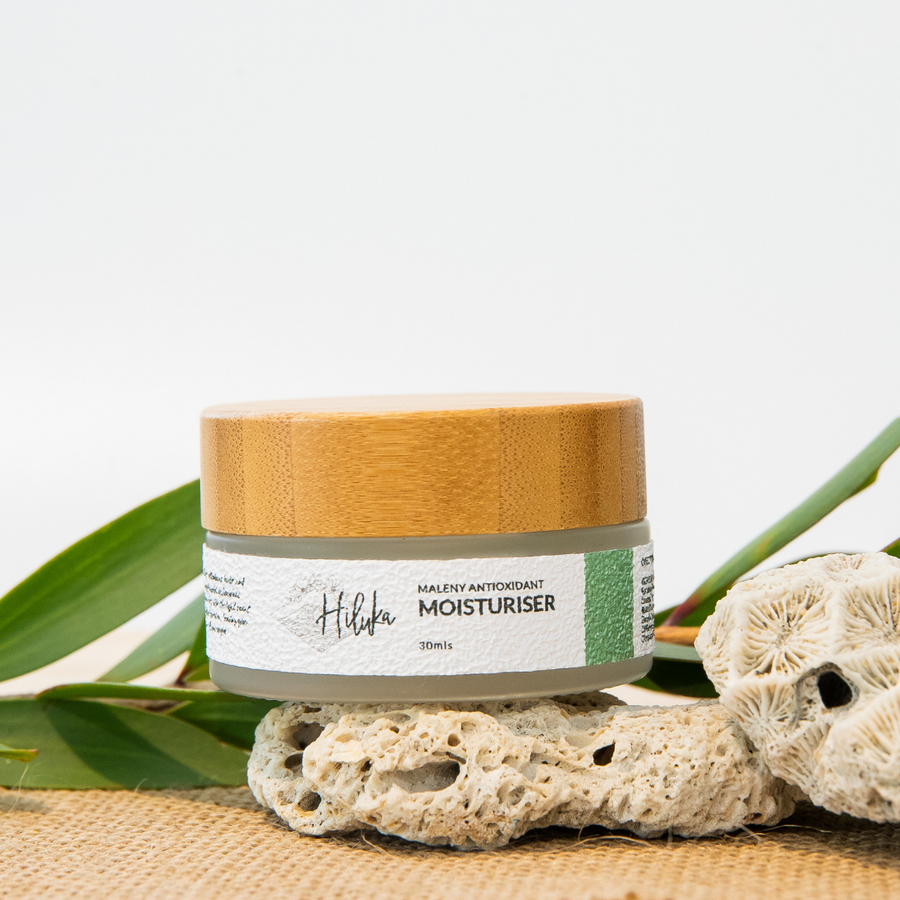 Hiluka Maleny Antioxidant Moisturiser - An ideal daily cream to boost antioxidant levels and fight free radical damage. Powerful antioxidant ingredients are blended beautifully with the light scent of White Grapefruit and Rose Geranium, leaving your skin feeling calm, soft and Supple.