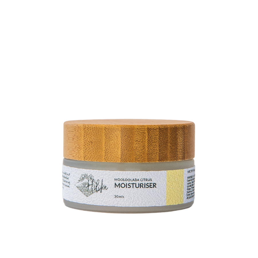 Hiluka Mooloolaba Citrus Daily Moisturiser - The lightweight daily moisturising cream is suitable for all skin types. Pineapple, Papaya and White Willow Bark dissolve dead skin and deeply hydrate. Suitable for daily use, the aromatic citrus oils leave your skin feeling refreshed, renewed and decongested. 