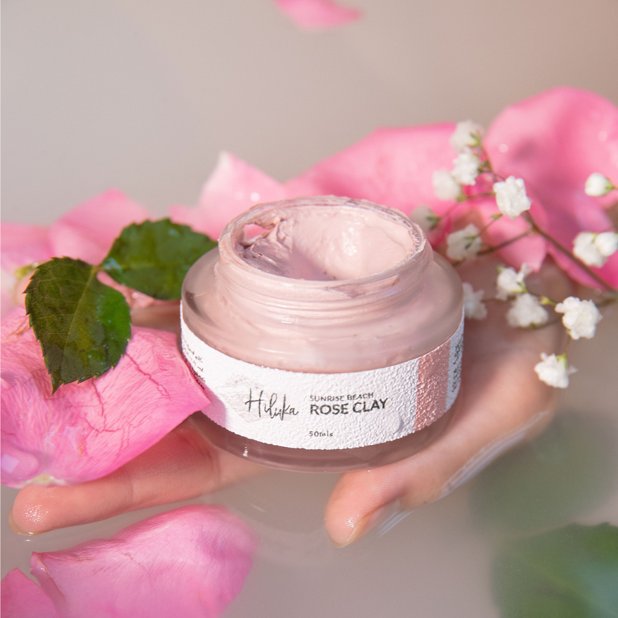 This gentle Rose Clay Mask is infused with soothing chamomile, essential minerals and Vitamin C enriched Kakadu Plum, to replenish and rejuvenate your skin cells, whilst tightening pores, leaving you with a healthy glow.